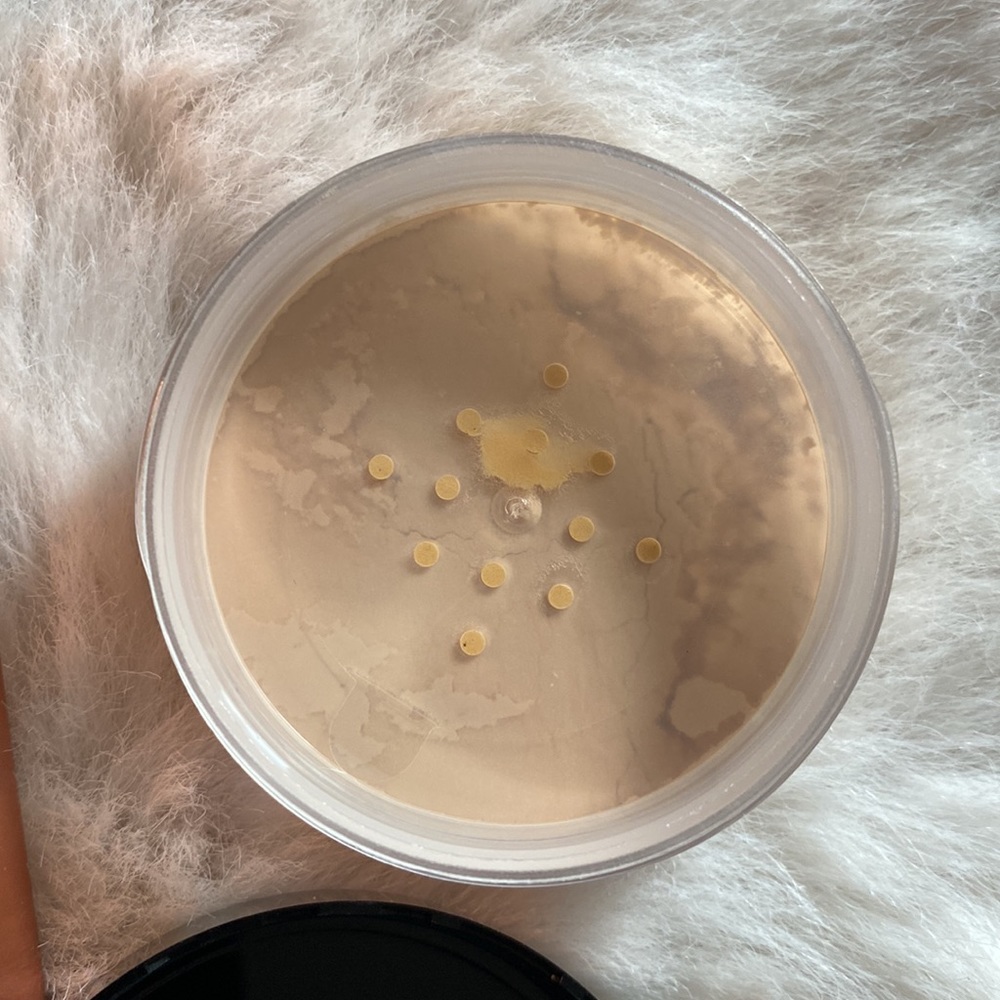 Ace Beaute Loose setting Powder - Picture 4 of 4